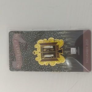 Bookish box November 2021 Monthly pin the night circus